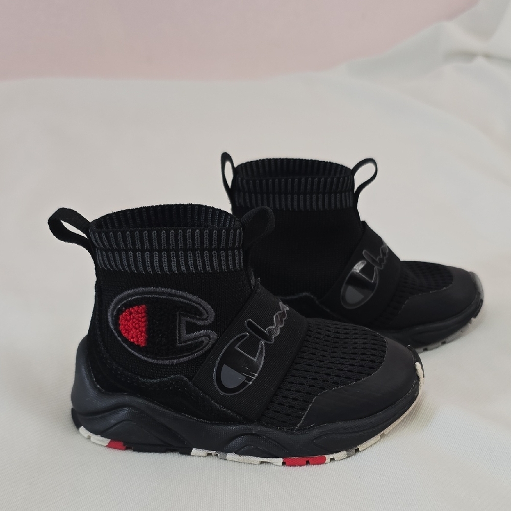 Champion Shoes Size: 5